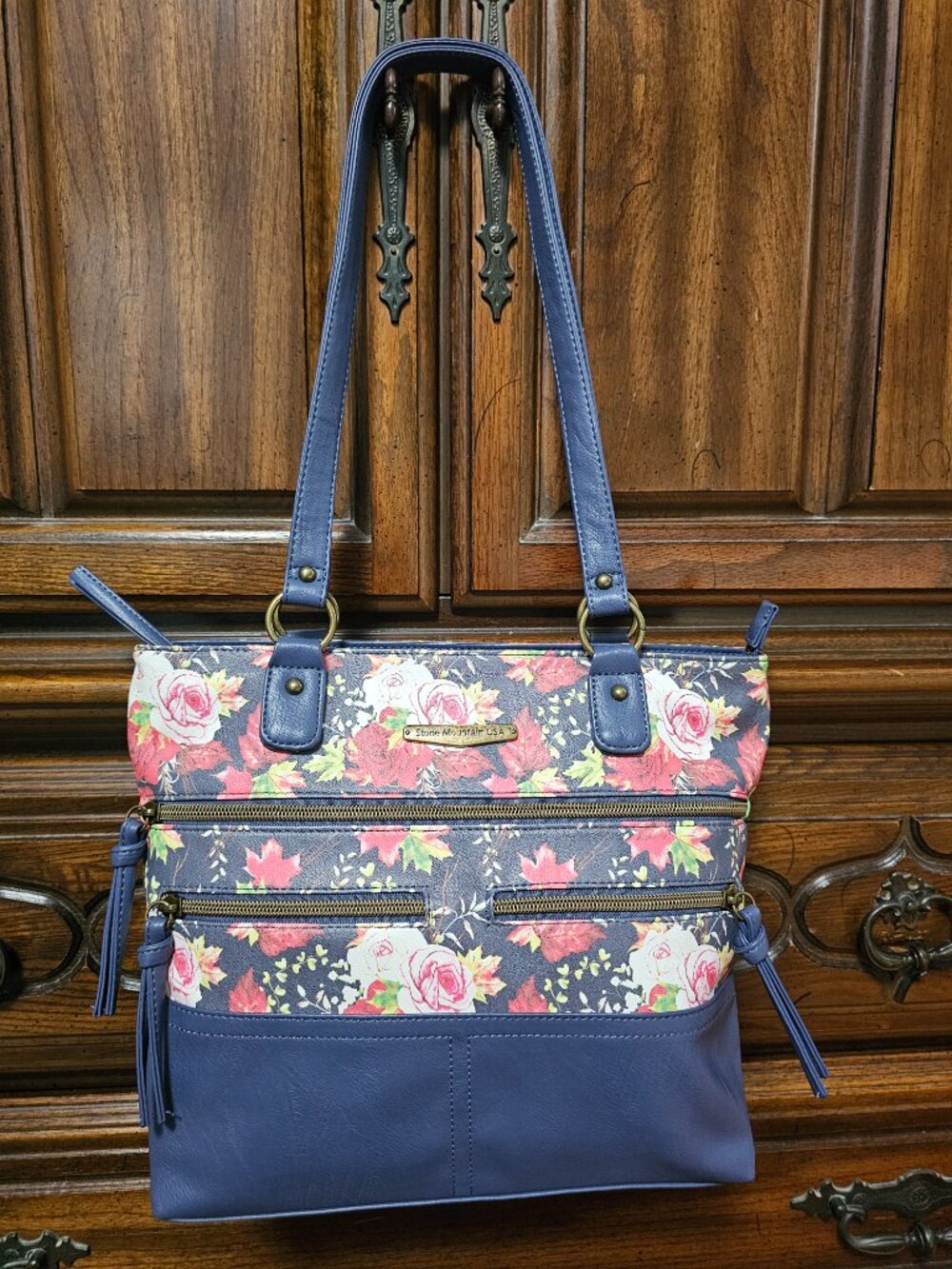 Stone Mountain Medium Shoulder Bag Navy Floral Multi Pocket Faux Leather $79 - Picture 6 of 12